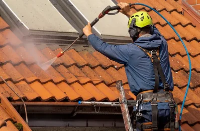 Démoussage et hydrofuge de toiture à Bioussac